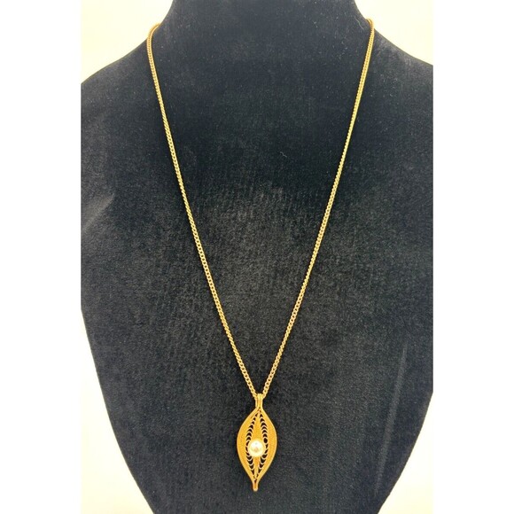 Vintage Sarah Coventry Serene Gold Tone Necklace 16"-18" Faux Pearl Filigree EUC - Picture 1 of 10
